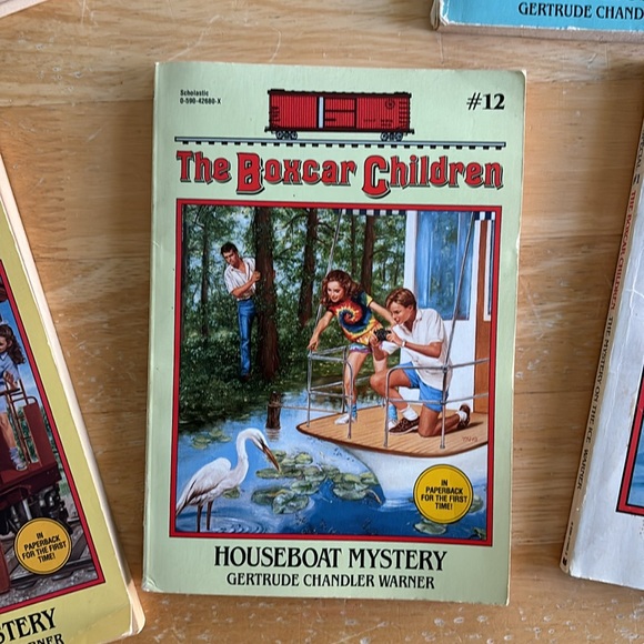 The Boxcar Children paperback book bundle - Picture 6 of 7